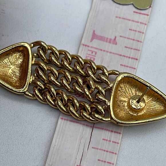 Vintage Monet 3 chain link earrings. - Picture 5 of 6